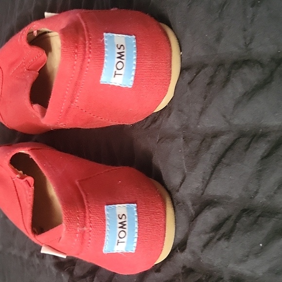 Tom's Slip on - Picture 2 of 4